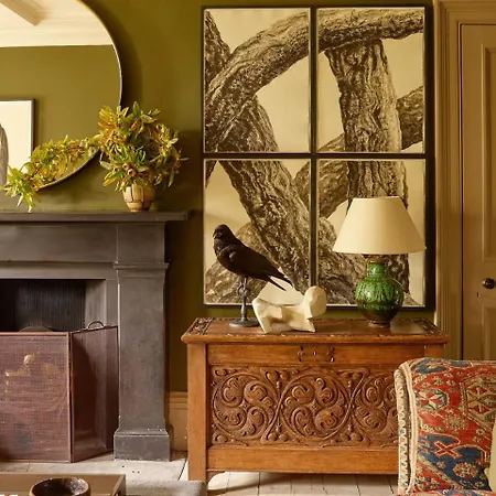 Elegant Georgian Retreat With Views Of Arthurs Seat-3
